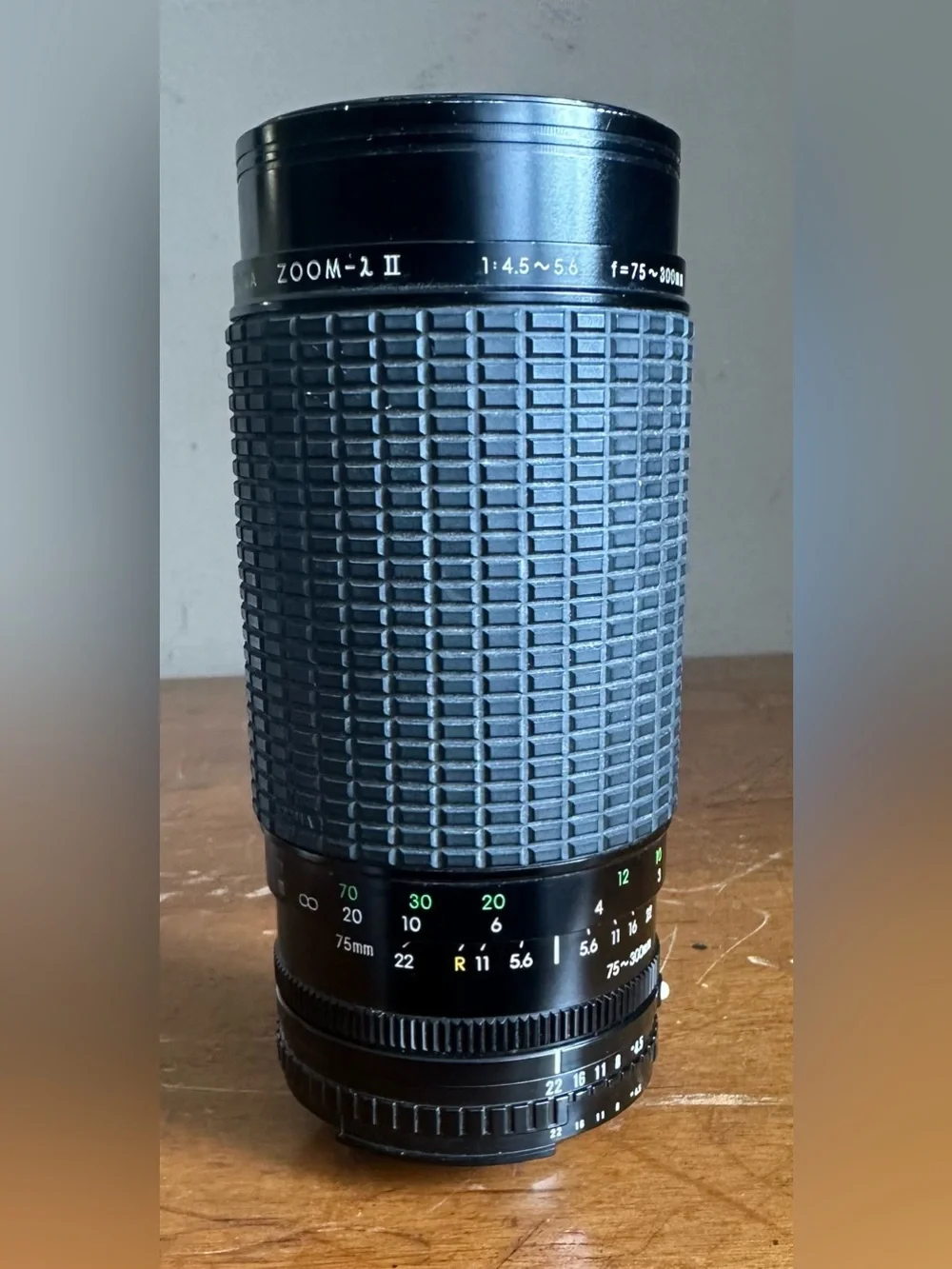 Sigma Zoom-II 1:4.5-5.6 f=75-300mm Multi-Coated Photo Camera Lens Japan 9010925